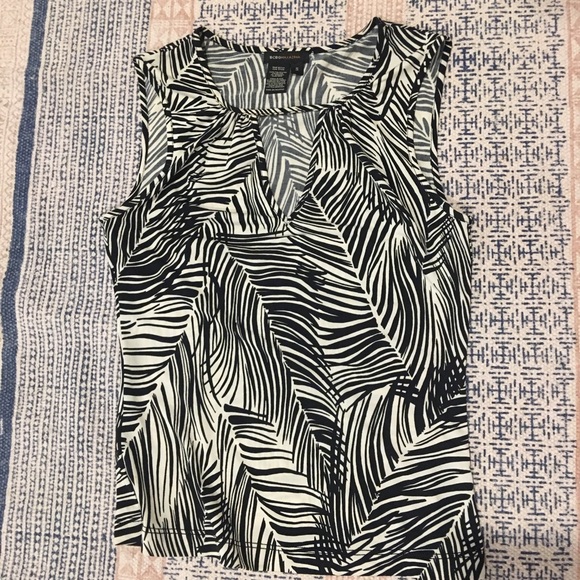 BCBGMAXAZRIA Keyhole Tank Blouse size 6 Blk & Wht - Picture 6 of 8